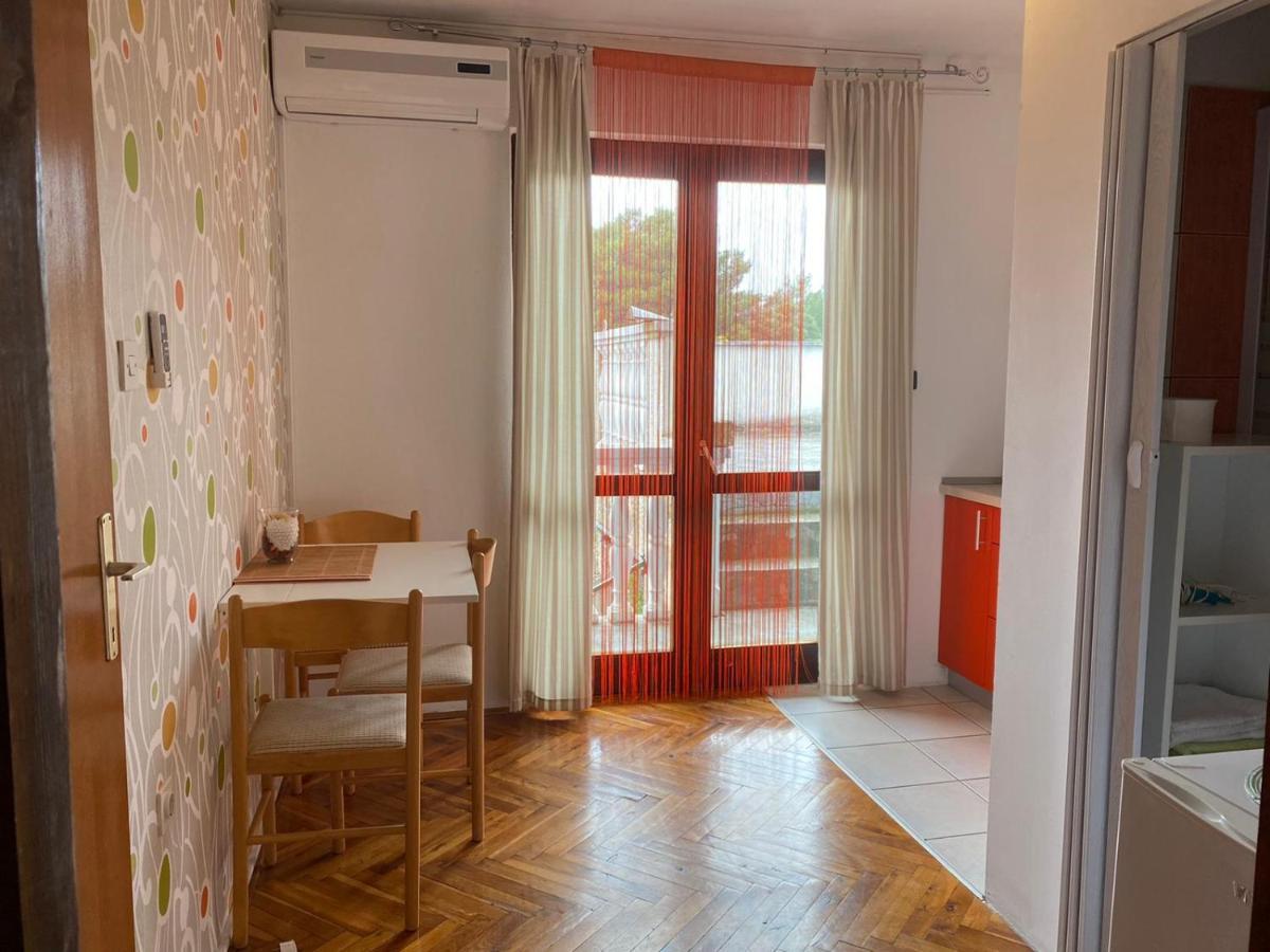 Apartmani Dana Sukošan מראה חיצוני תמונה