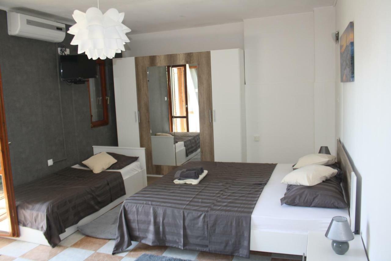 Apartmani Dana Sukošan מראה חיצוני תמונה