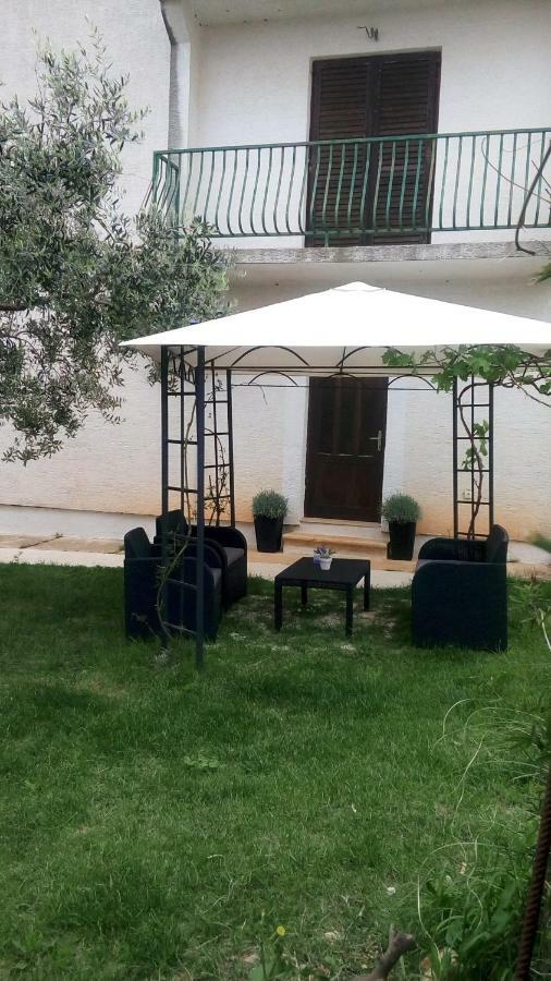 Apartmani Dana Sukošan מראה חיצוני תמונה